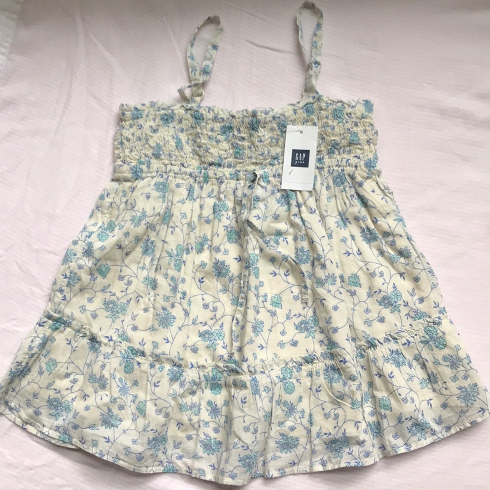 New GapKids smocked top, size S (6-7).